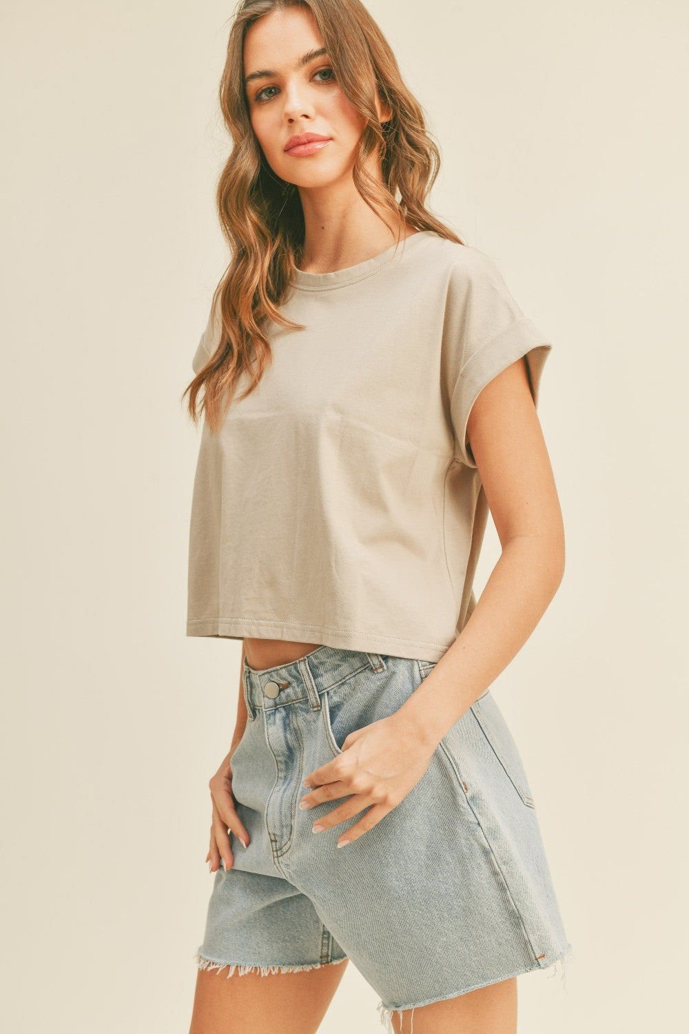 ROUND NECK TEE