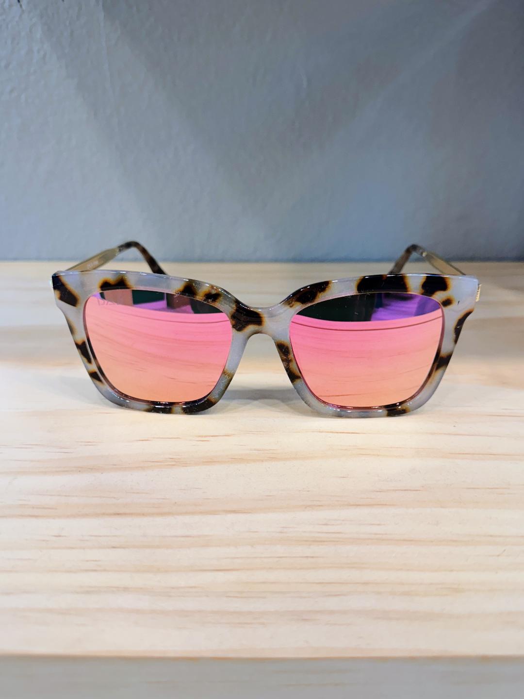 DAX LYLA HOT PINK SUNGLASSES