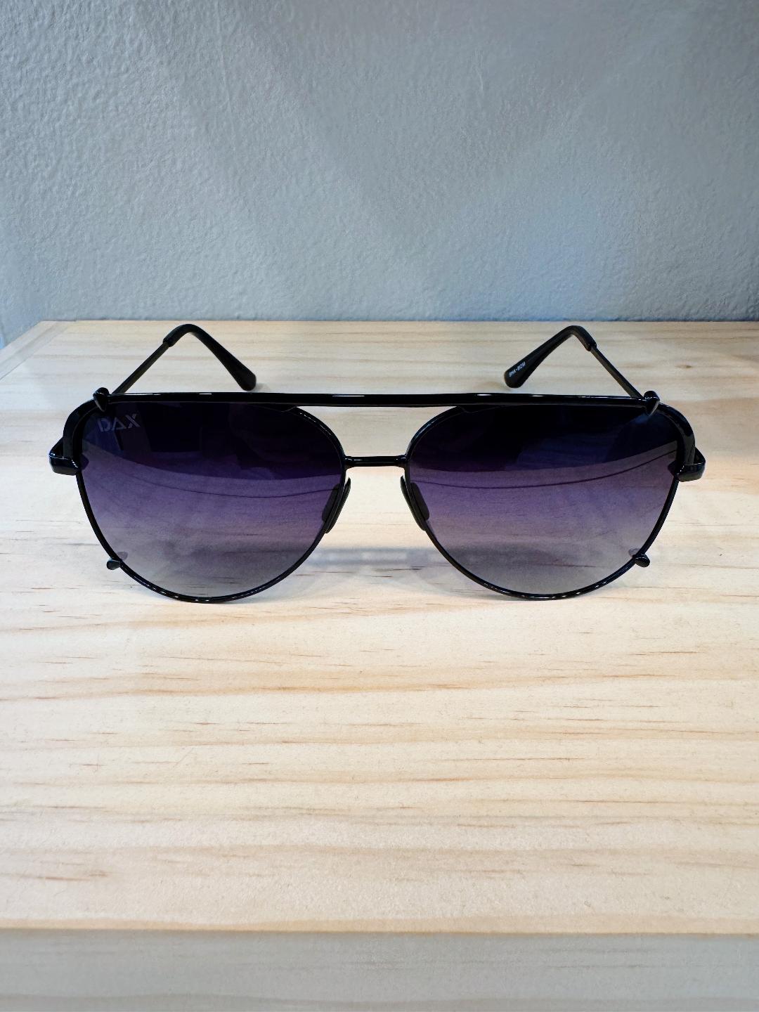 DAX SHAY BLACK OMBRE POLARIZED SUNGLASSES