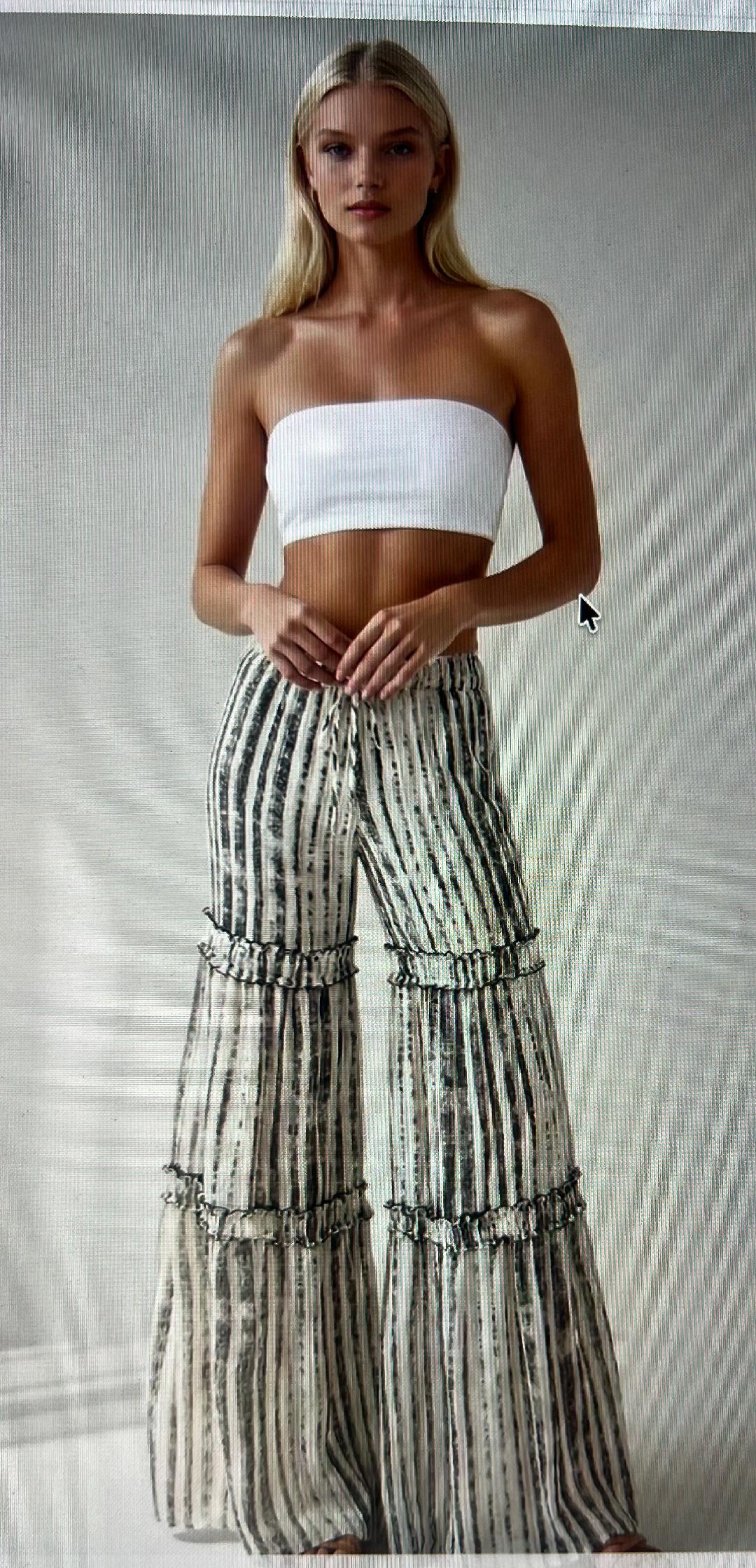 TIERED PRINTED PANTS