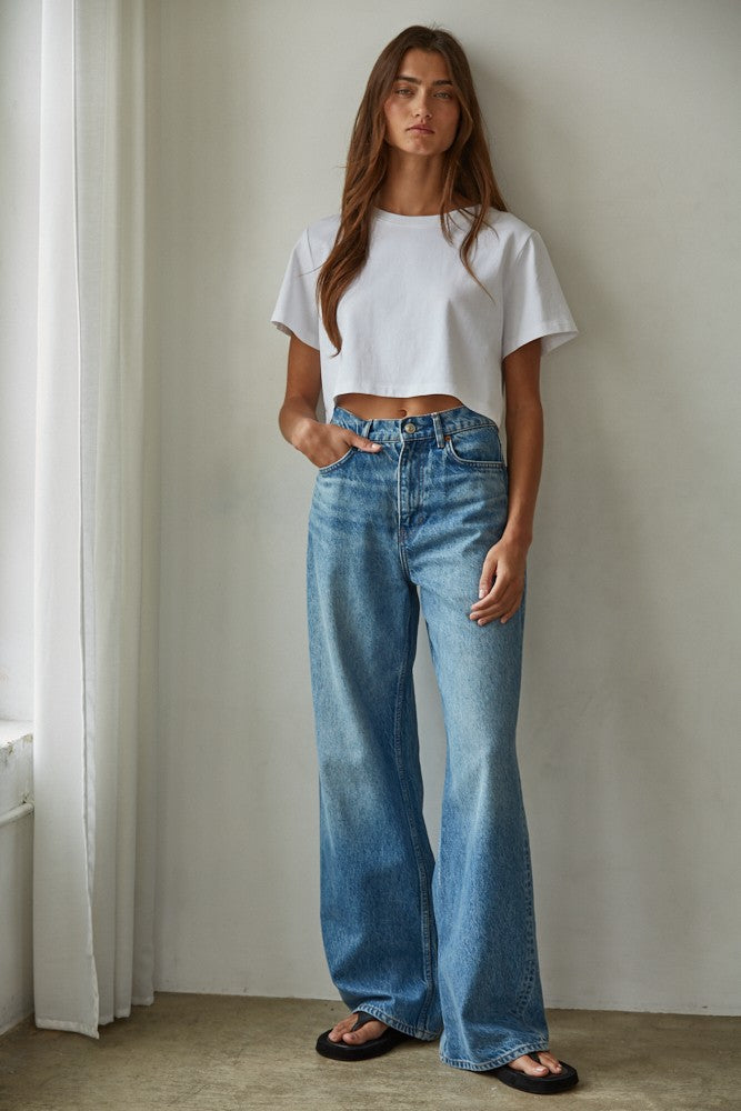 EVERYDAY CROP TEE